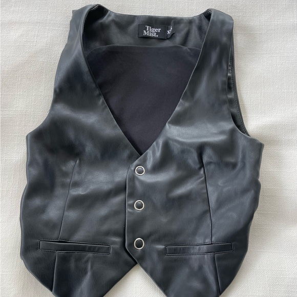 Black Leather Vest - Tiger Mist - Picture 2 of 3